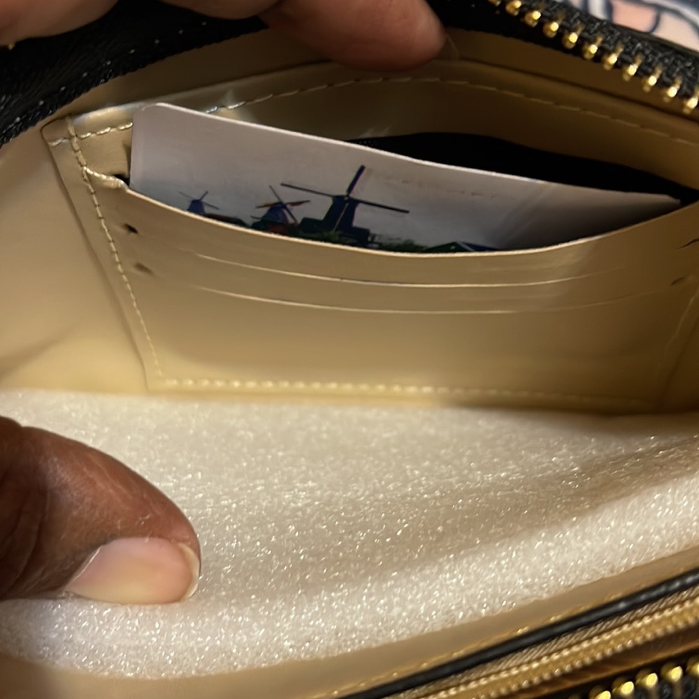 Wallet - Picture 2 of 7